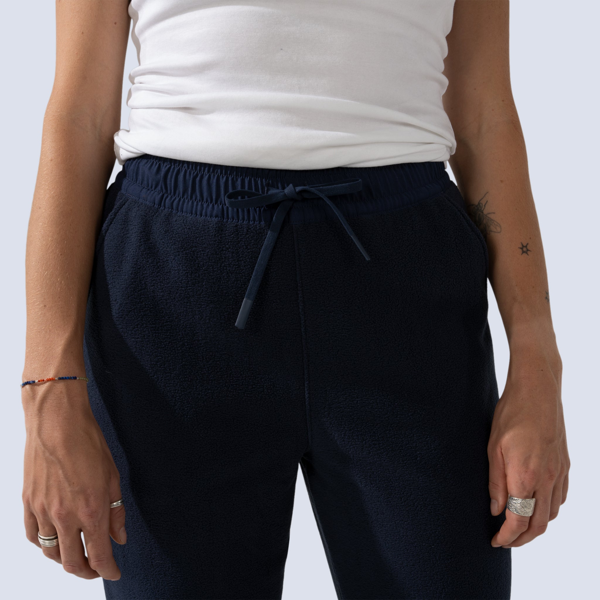[Midnight] Danner Fleece Jogger midnight front waist tie detail