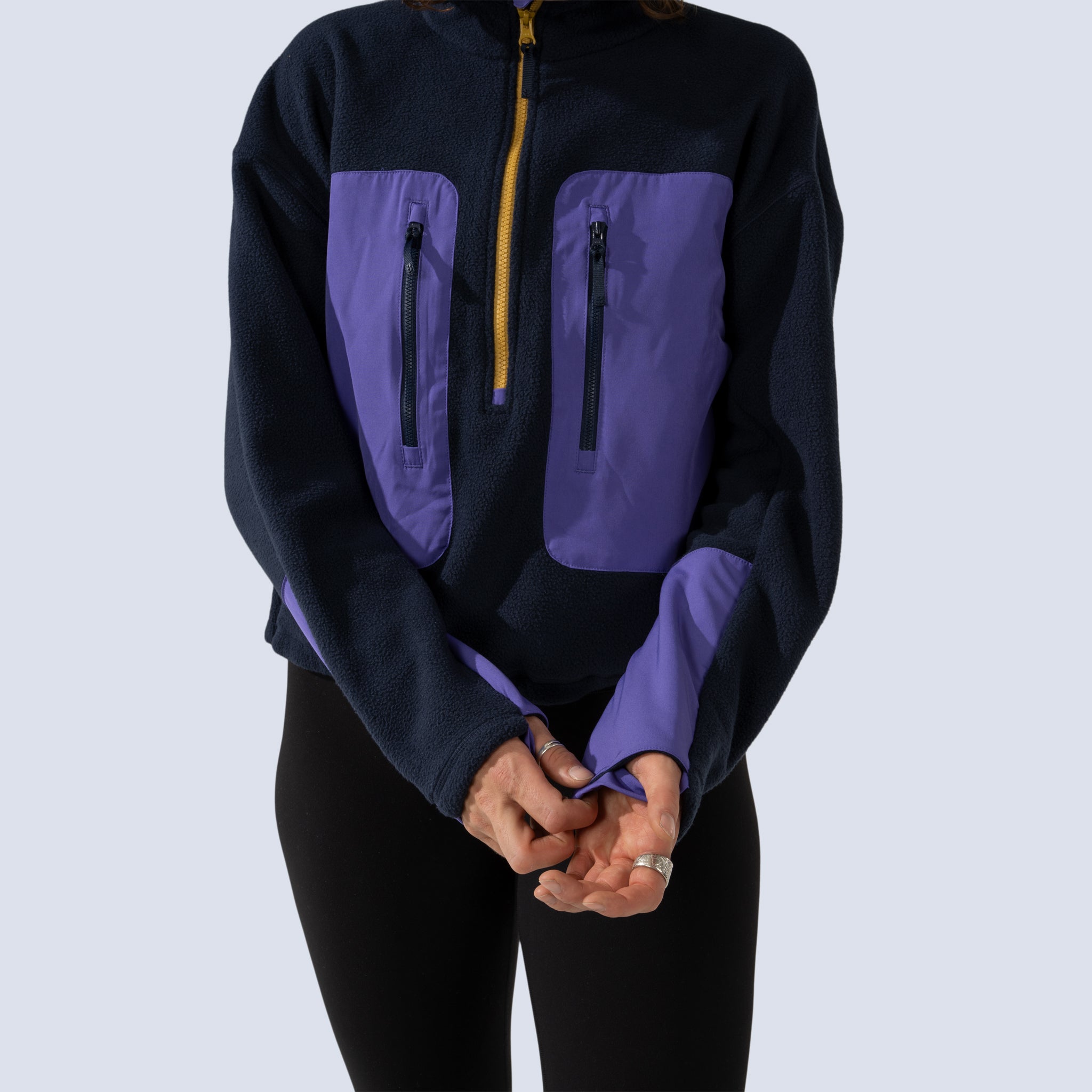 [Midnight] Danner 3/4 Zip Midnight thumbhole detail