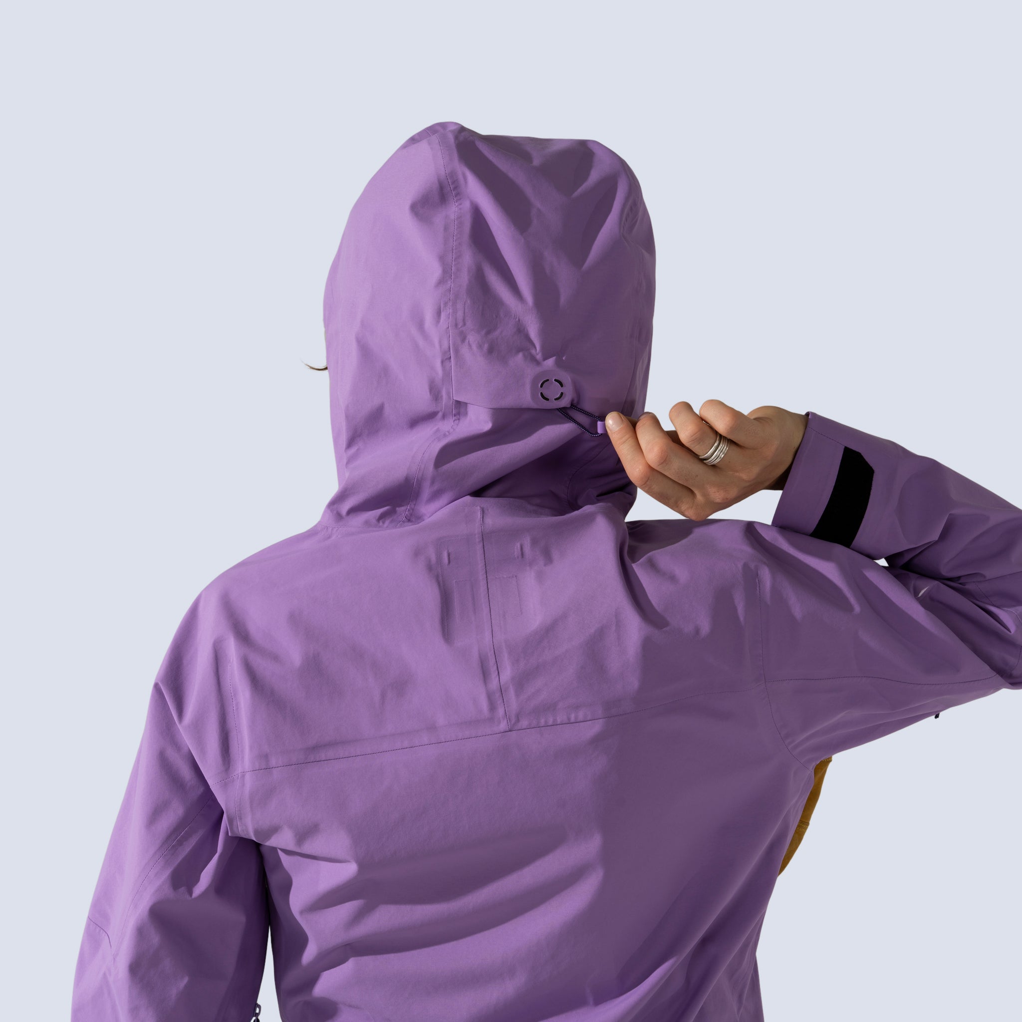 [Amethyst] Heyburn 3L Jacket in amethyst, back hood cinch adjustment