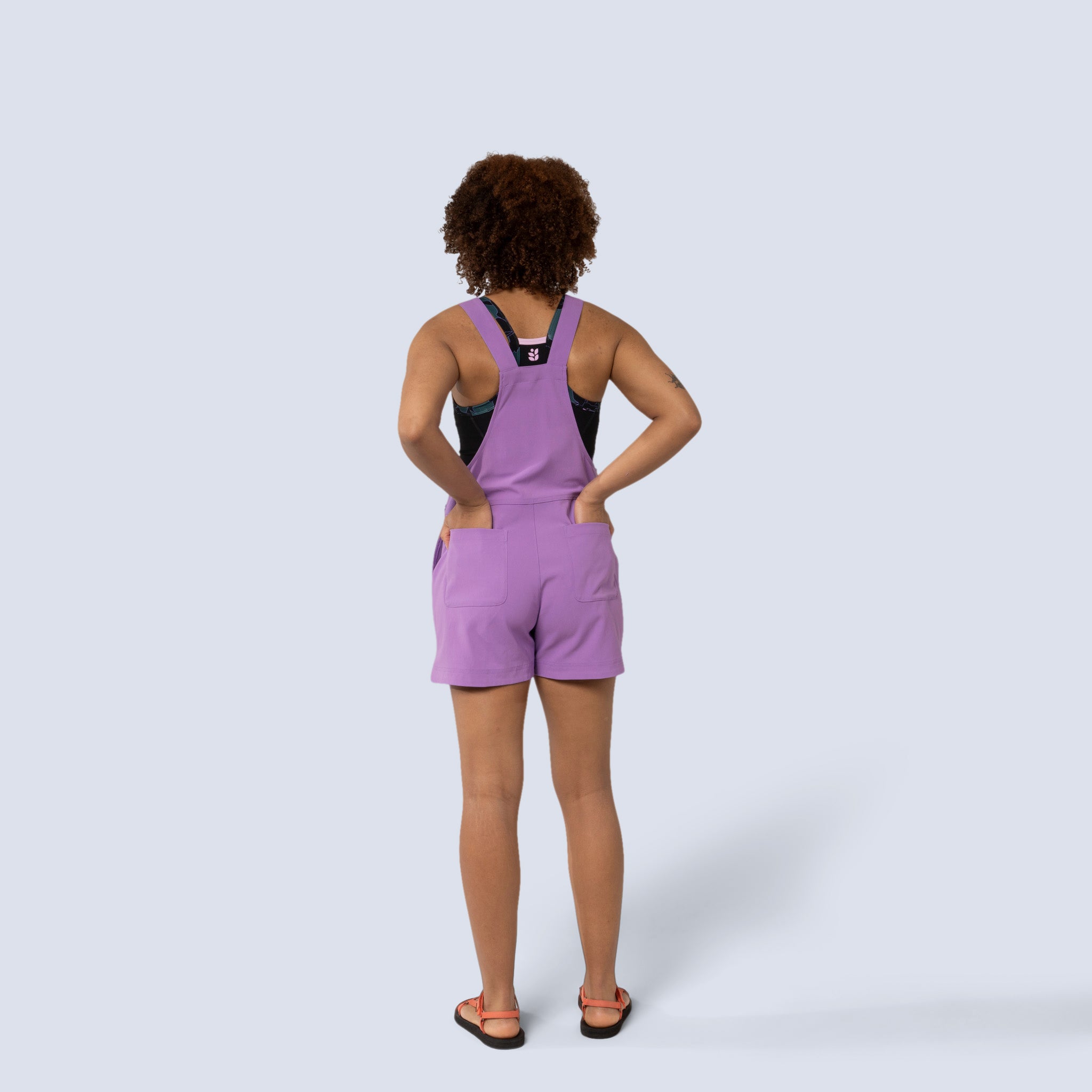 [Amethyst] Eeva short overalls amethyst, on model back full body view