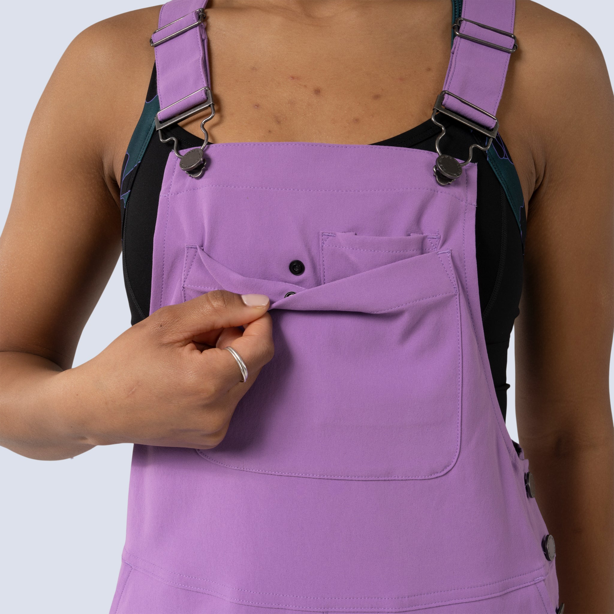 [Amethyst] Eeva short overalls amethyst, front snap pocket view