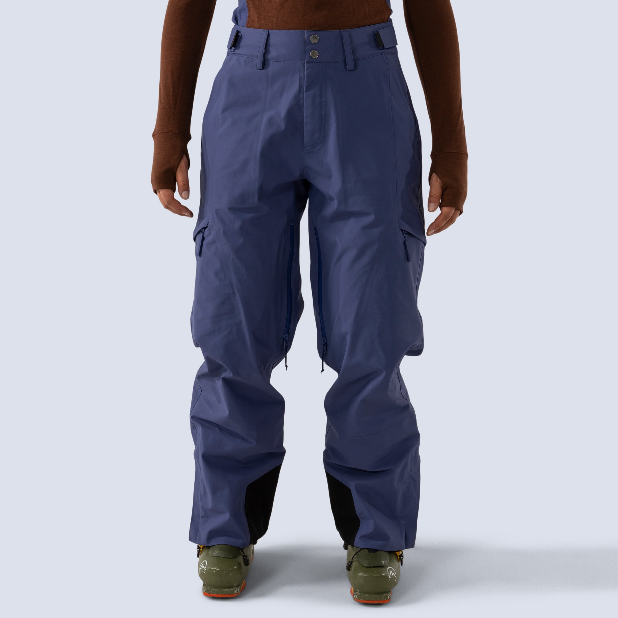 [Storm] Butterfield 3L pant in storm blue, on model front crop view