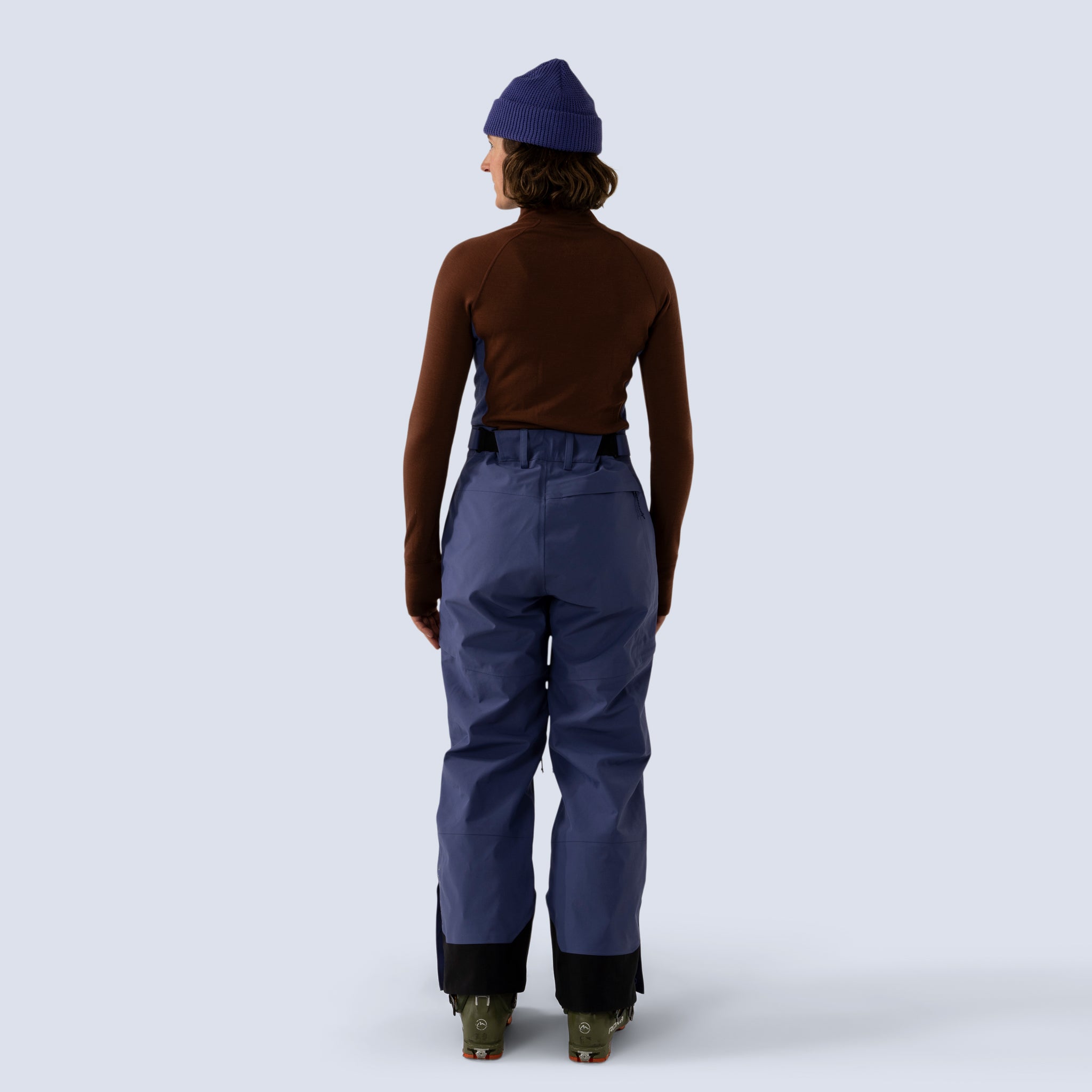 [Storm] Butterfield 3L pant in storm blue, on model back full body view