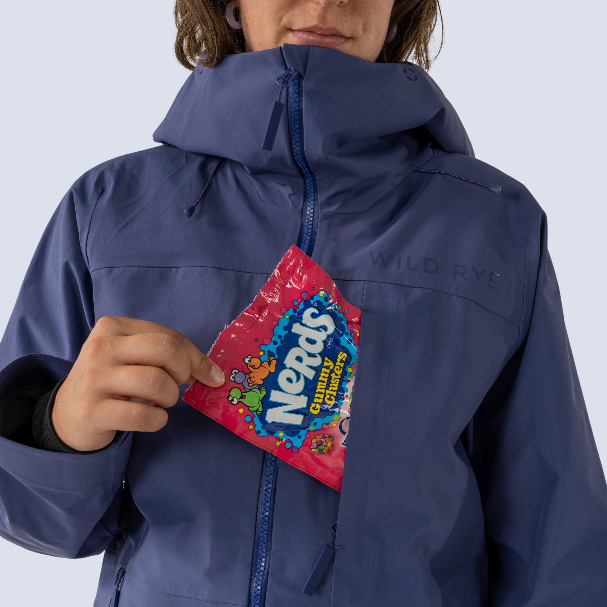 [Storm] Butterfield 3L jacket in storm blue, front chest pocket detail