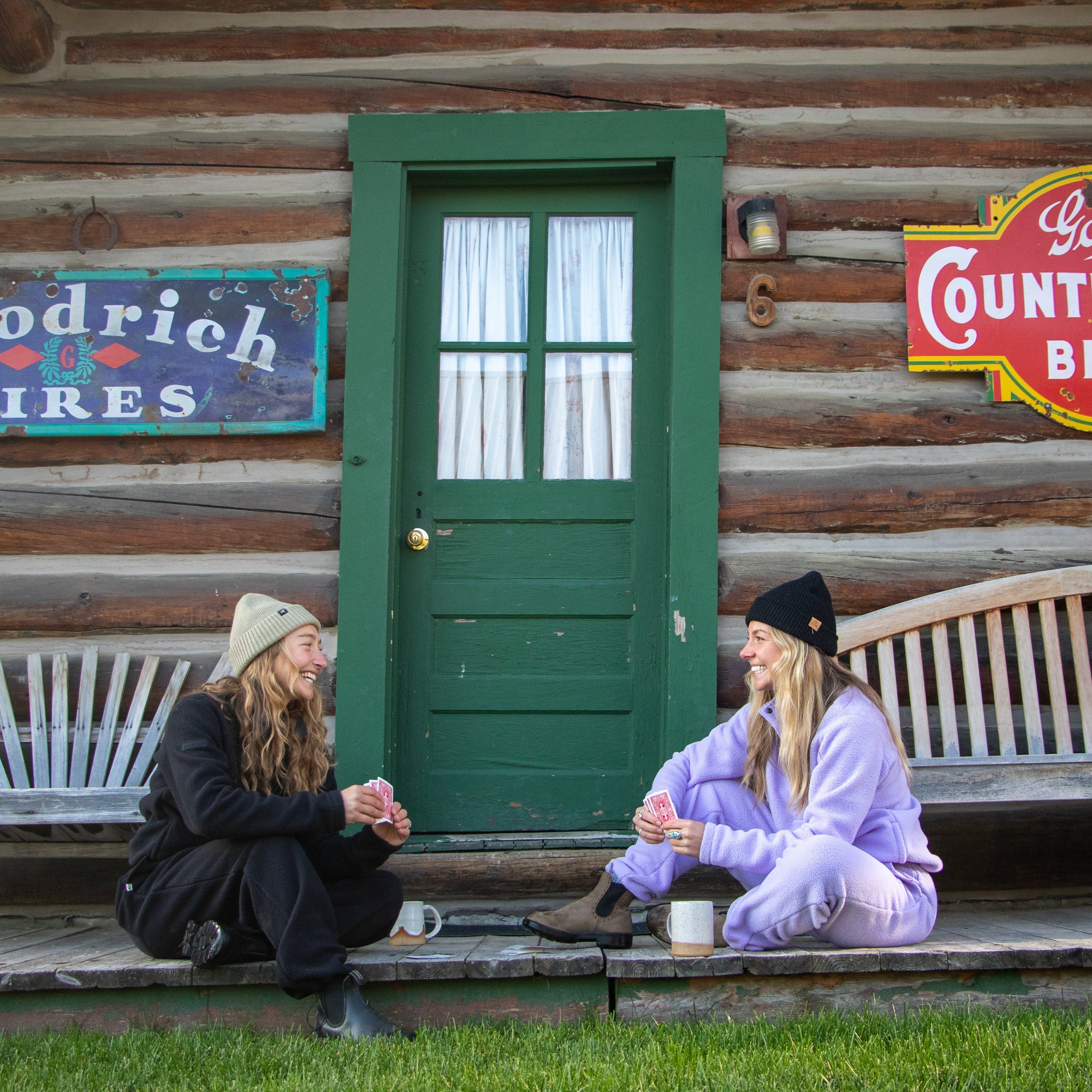 [Lilac] Women at cabin wearing danner fleece jogger and pullover