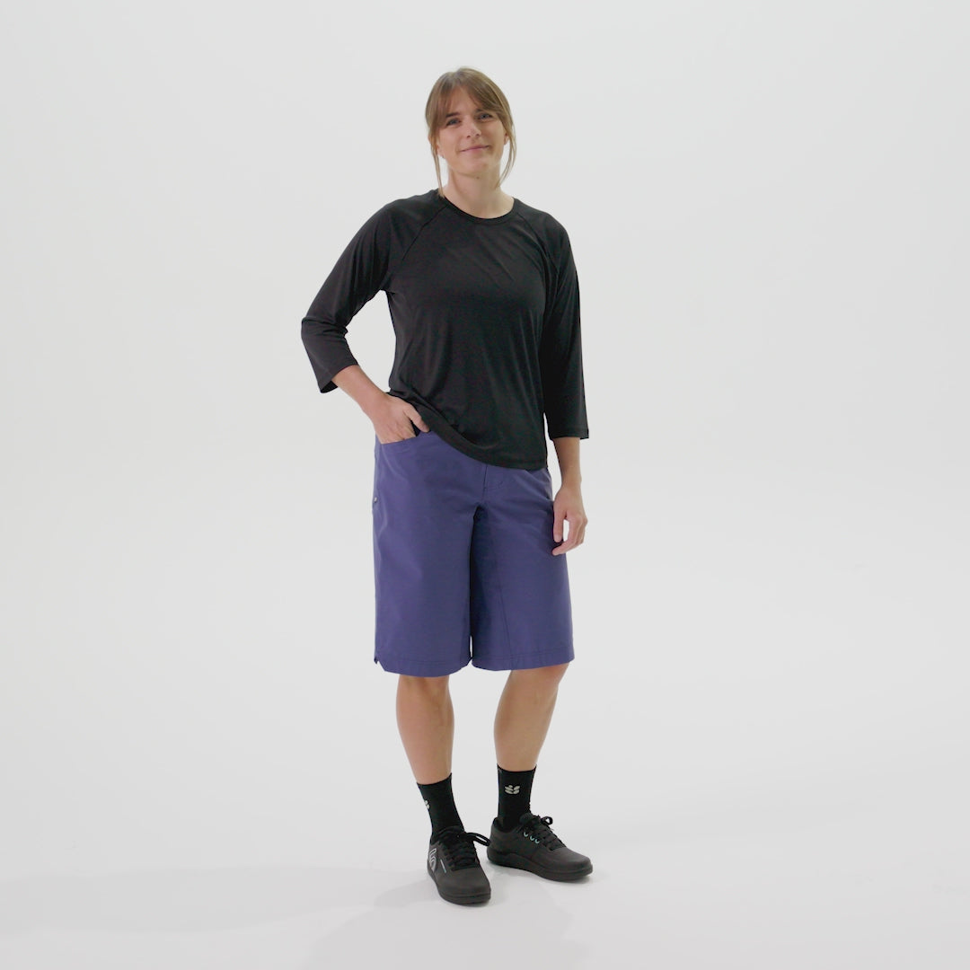 Video showing the features of the frankie 14.75" short including length, side pocket, and waist adjustment